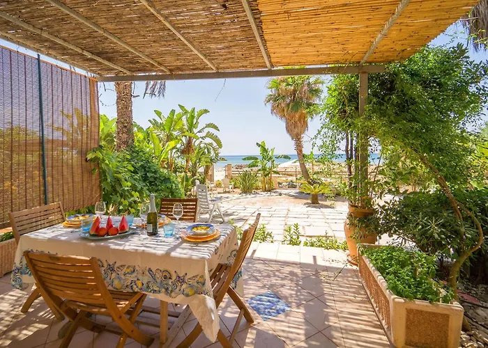 Дом отдыха 3 Bedroom Awesome In Менфи